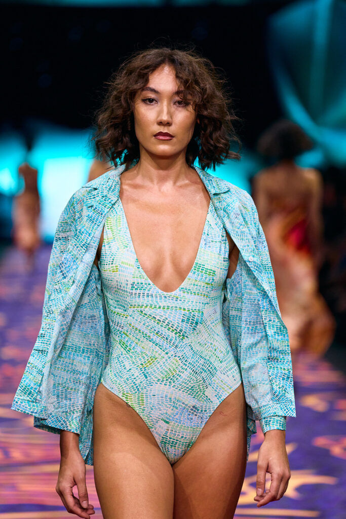 2025 Back In Blak Melbourne fashion Festival runway taken by Melbourne fashion photographer Aidan McCorry chromatic times